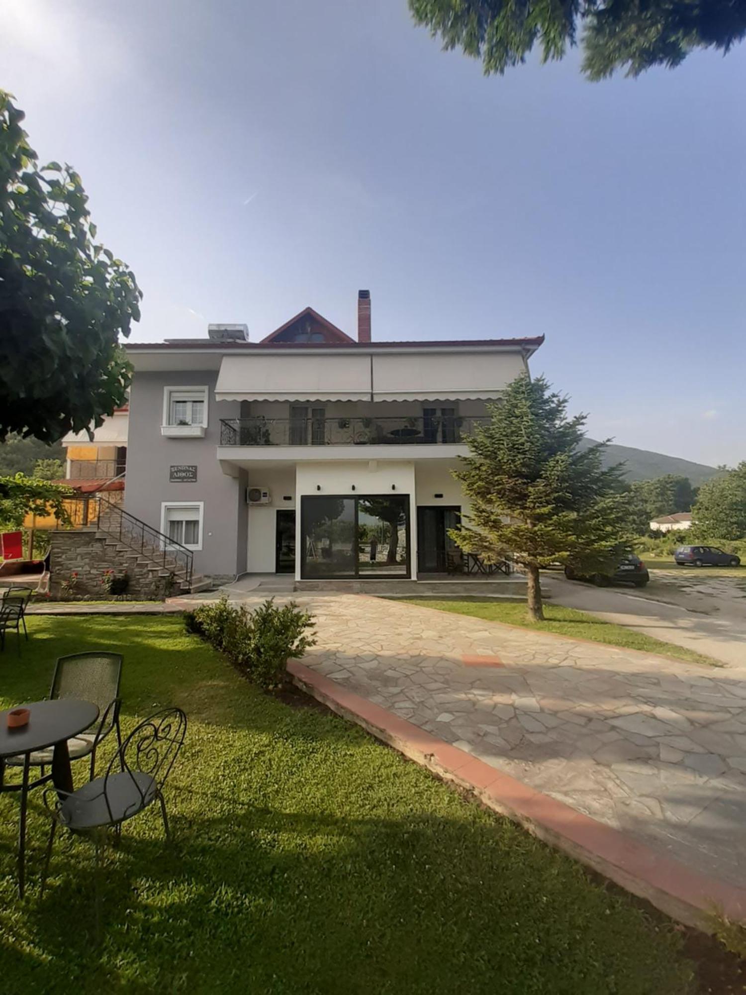 Lithos Apartment Káto Loutrákion Екстериор снимка