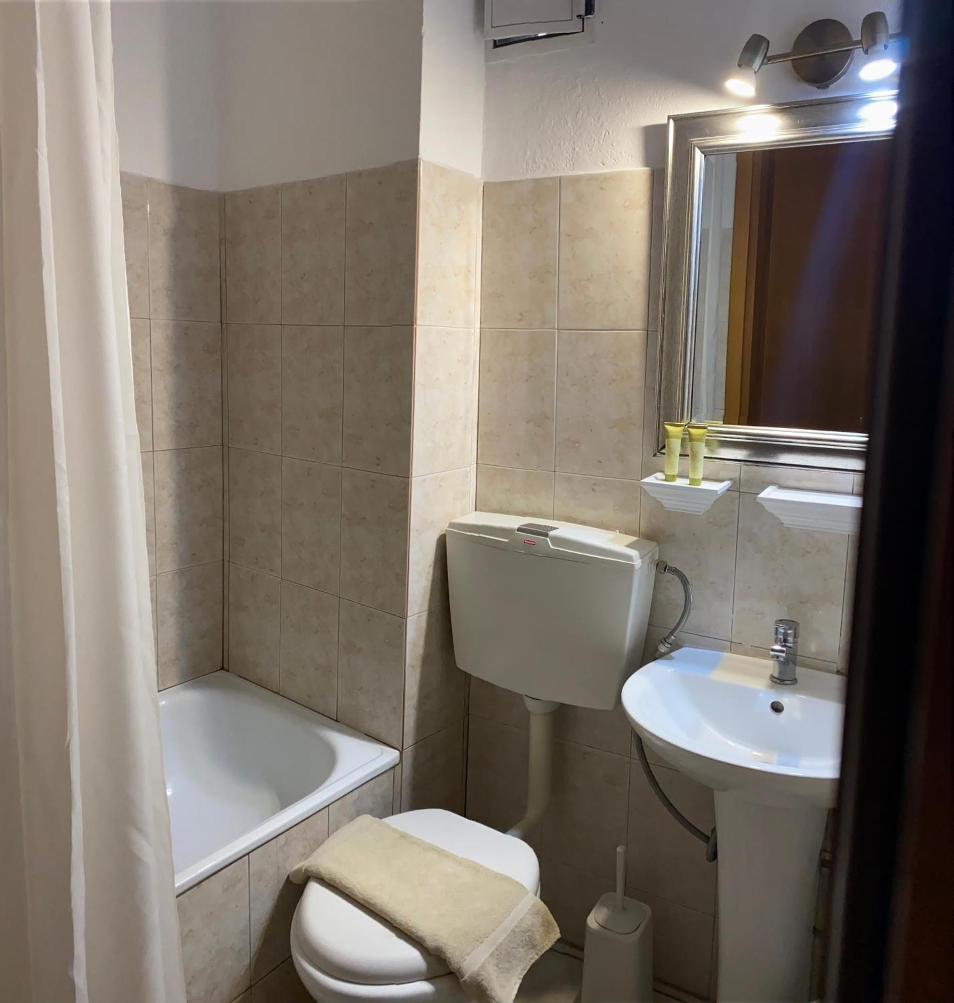 Lithos Apartment Káto Loutrákion Екстериор снимка